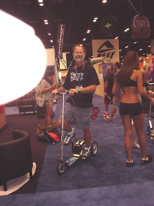 Bill.SurfExpo.pedal.sm.jpg